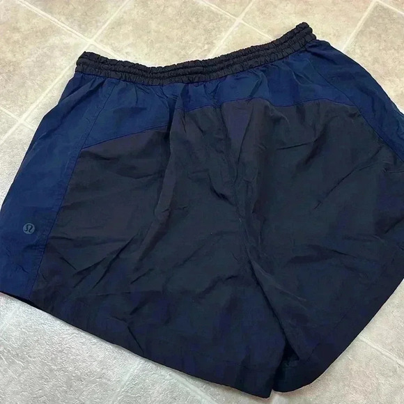 Lululemon - Picture 3 of 6